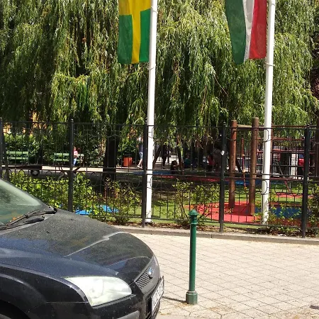 A Quiet Place In The Heart Of The דירה *