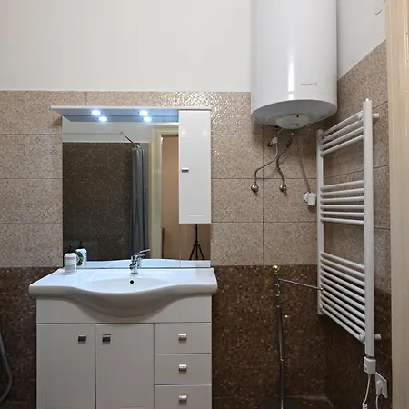 A Quiet Place In The Heart Of The דירה *