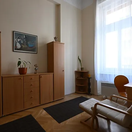 A Quiet Place In The Heart Of The Appartamento Budapest