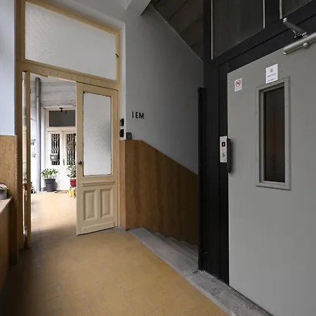 דירה A Quiet Place In The Heart Of The בודפשט