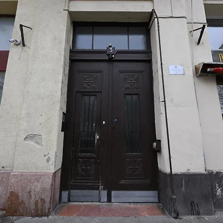 A Quiet Place In The Heart Of The בודפשט