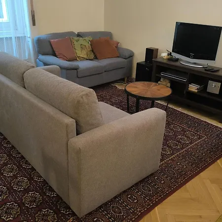 A Quiet Place In The Heart Of The شقة بودابست
